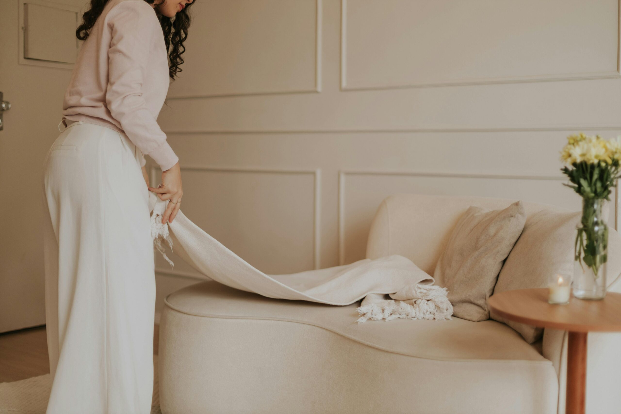 Soft Academia: The Ultimate Guide to Nailing the “Smart & Cozy” Aesthetic (2025 Edition)